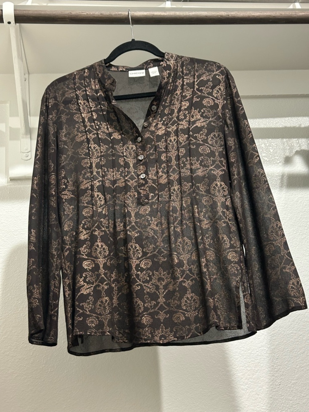 100% Silk Black & Gold Shimmery Long-Sleeve 1/2 Button Lightweight Blouse